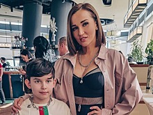 «Лень обрабатывать»: Анфиса Чехова опубликовала фото с сыном без ретуши