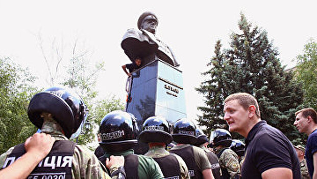 Reflex (Чехия): уничтожение памятников Красной армии как ответ на агрессивность Путина. Свои коневы есть и у других посткоммунистических государств