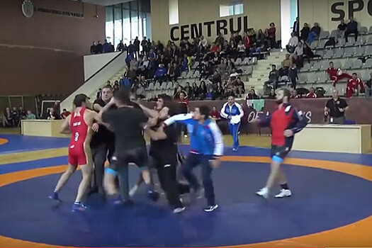 На турнире борцовской Лиги Поддубного в Москве произошла массовая драка