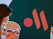 Посетительнице ресторана «Вкусно — и точка» продали булку с плесенью