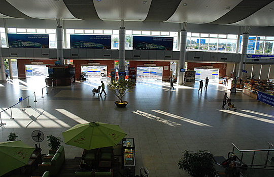 Красноярские туристы застряли в аэропорту Камрани