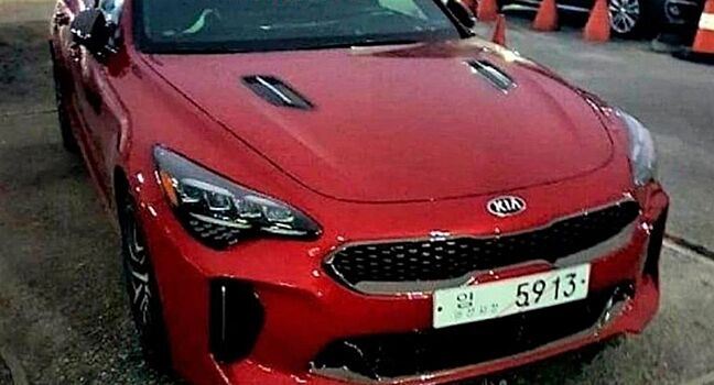 Новый KIA Stinger сфотографировали без камуфляжа