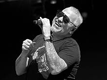 Умер автор главной песни из «Шрека» и бывший фронтмен Smash Mouth Стивен Харвелл