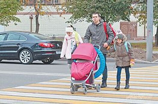 Дмитрий Миронов предлагает увеличить выплаты семьям с тремя и более детьми