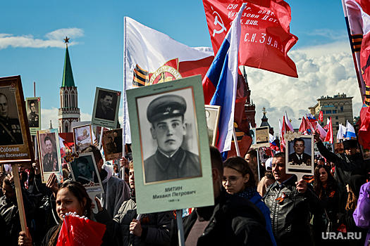 В Париже полиция разогнала проукраинских провокаторов на шествии «Бессмертный полк»