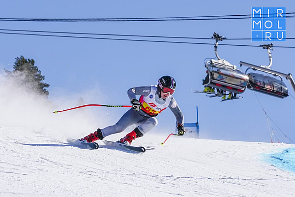 На курортах Северного Кавказа проходят этапы чемпионата и Кубка России по горным лыжам