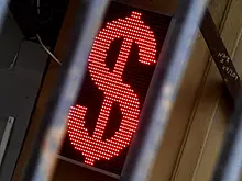 Стали известны условия приема «старых» долларов в обменниках Москвы