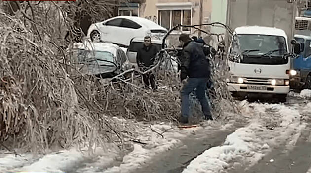 Михаил Мишустин отправил нового министра устранять последствия ледяного дождя во Владивостоке