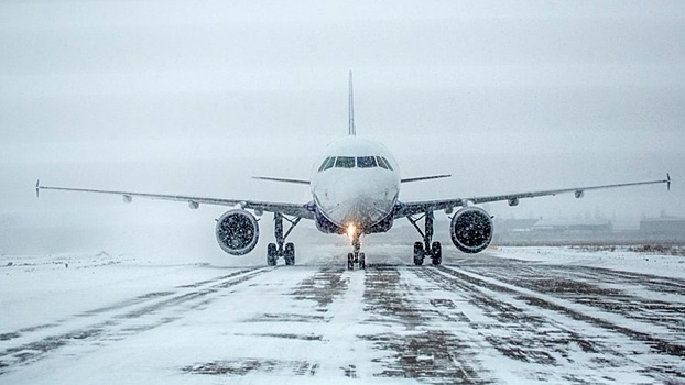 Отменены 12 тысяч рейсов: в США ждут «ледяного шторма десятилетия»