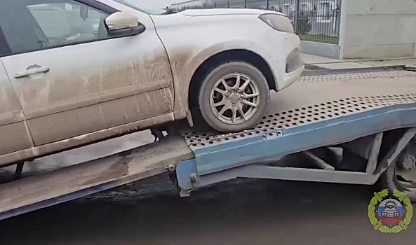 В Волгоградской области у женщины изъяли машину за неуплату 80 штрафов