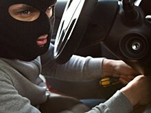 Кража пяти дорогих авто из автосалона в США попала на видео