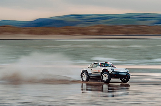 Внедорожный Porsche 911, Jeep Grand Cherokee L и «гиперэкран» Mercedes-Benz EQS: главное за неделю