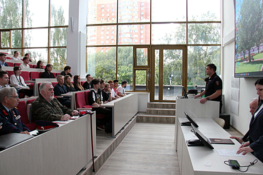 Представители общественности совместно с полицейскими пообщались со студентами Тимирязевки в САО на тему профилактики экстремизма и терроризма в молодёжной среде