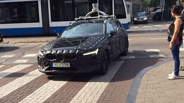 Новый Volvo V60 замечен на улицах Амстердама