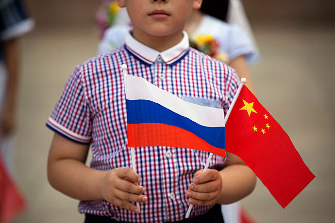 Экспорт китайских товаров в РФ упал впервые с 2022 года