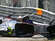 Сшитый после аварии на ГП Канады Формулы-1 комбинезон Кубицы продаётся за $ 15 тыс.