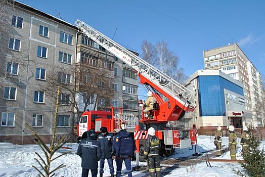 Крыша пятиэтажного дома обрушилась в Петропавловске