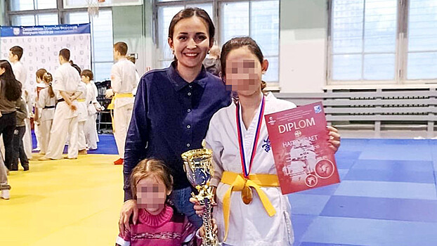 11-летнюю девочку не пустили в Россию с родителями