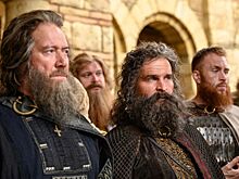 Появился первый постер исторической драмы «Королева Анна»