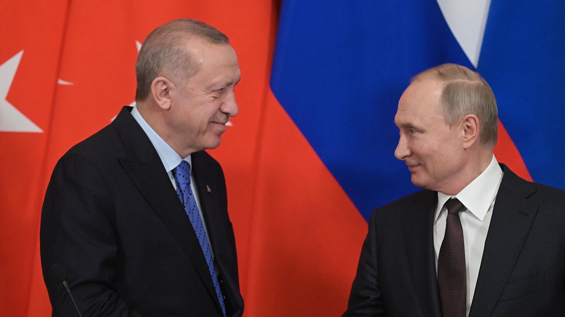Эрдоган назвал честными и уважительными отношения с Путиным