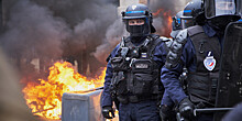 Погромы, пожары и стычки с полицией: бунт против пенсионной реформы длится во Франции уже неделю