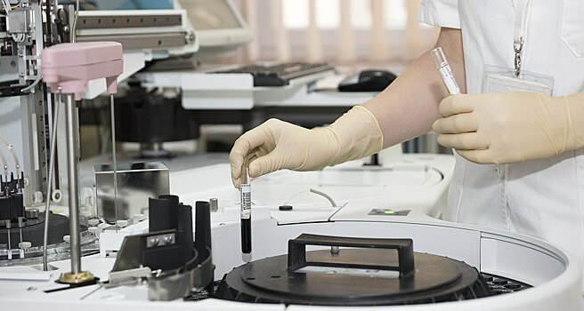 За сутки COVID-19 нашли у 13 детей и 32 пенсионеров в Москве