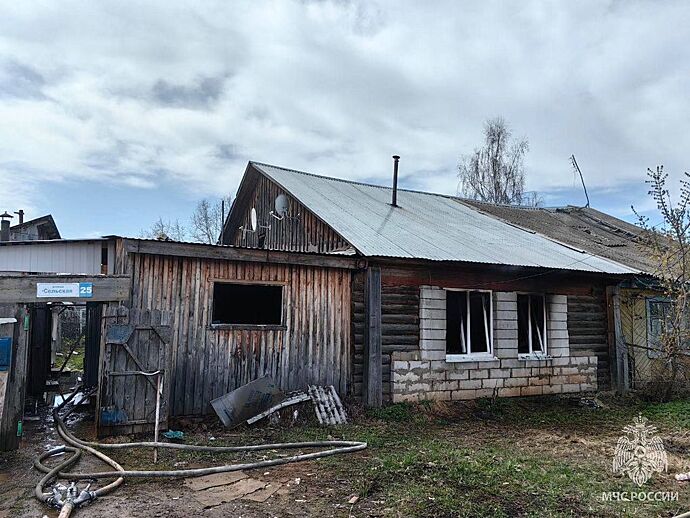 Мужчина погиб при пожаре в Ягуле