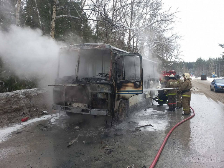 В Пермском крае загорелся автобус с пассажирами