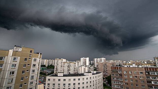 «Желтый» уровень опасности из-за грозы объявили в Москве до 18 июня