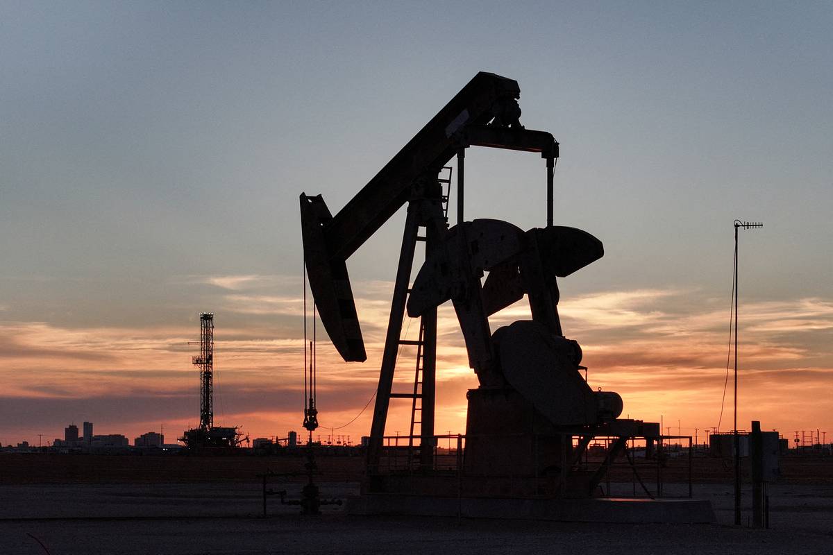 Мировые цены на нефть упали