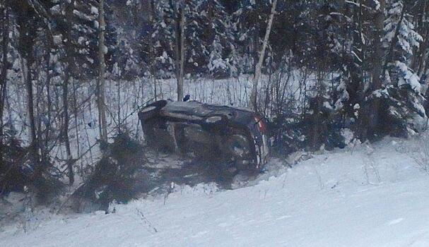 В Кирово-Чепецком районе иномарка перевернулась в кювет