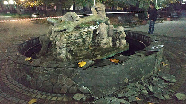 На Украине пьяный мужчина взорвал фонтан