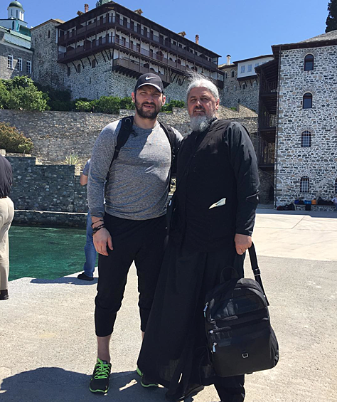 Звезда НХЛ Александр Овечкин три дня провел в Пантелеимоновом монастыре на Святой Горе Афон в Греции