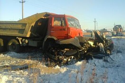 В Орске в ДТП с «КамАЗом» погиб водитель Chevrolet