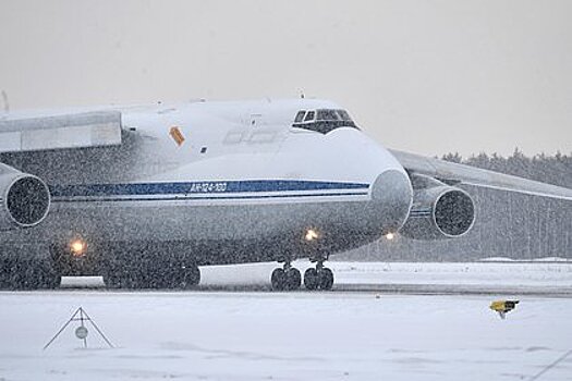 Стало известно о вынужденной посадке Ан-124 в российском аэропорту