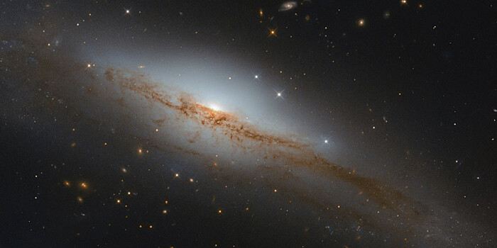 Рядом с галактиками нашли «заправочные станции»