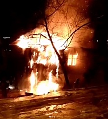 Во Владивостоке сгорел очередной барак — очевидцы