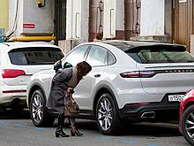 Владельцам «превратившихся в кирпичи» в России иномарок дали совет