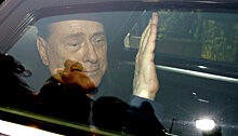 Берлускони продал 48% акций "Милана"