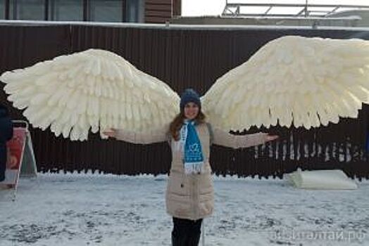 Барнаульцы смогут сфотографироваться в полутораметровых лебединых крыльях