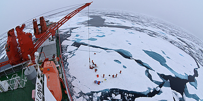 Китай оборачивается на Север: "Снежный дракон" движется во льдах Арктики
