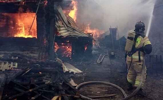 На пожаре в жилом доме в Челнах погибли два человека, один в тяжелом состоянии