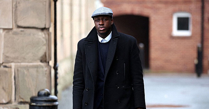 Швейцарка подала жалобу на Бенжамена Менди за съемку того, как она раздевалась. Прокуратура Женевы не станет ее рассматривать