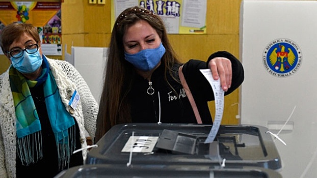 В Молдавии стартовал второй тур президентских выборов