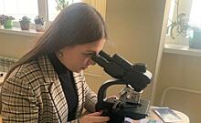 Курская школьница изучает утилизацию полиэтилена с использованием личинки малой восковой моли