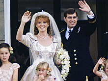 Принц Эндрю изменил Саре Фергюсон с дюжиной женщин в первый год после свадьбы