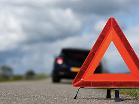 По дороге из Гая водитель Lada Priora протаранил столб