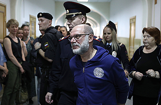 Адвокат Малобродского: все обвинение построено на словах Масляевой, которая дает совершенно разные показания