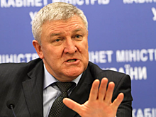 На Украине заподозрили в госизмене экс-министра обороны