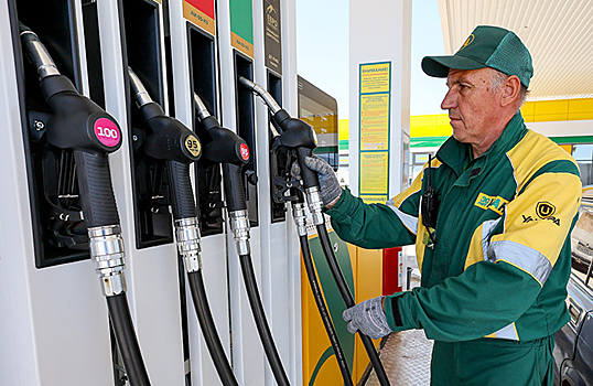 В правительстве обсудили меры сдерживания цен на топливо